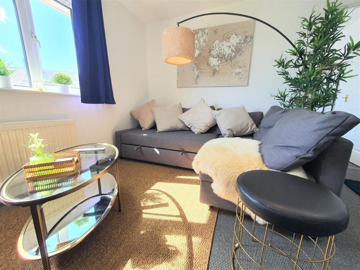 Thesiger Court Apartments - Free Private Parking - By Property Promise Cardiff Eksteriør billede