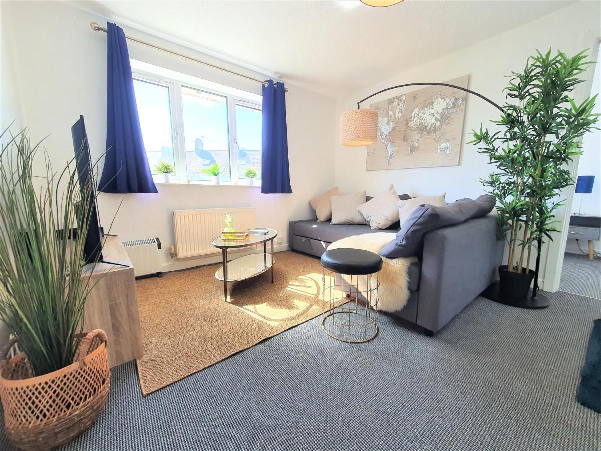 Thesiger Court Apartments - Free Private Parking - By Property Promise Cardiff Eksteriør billede