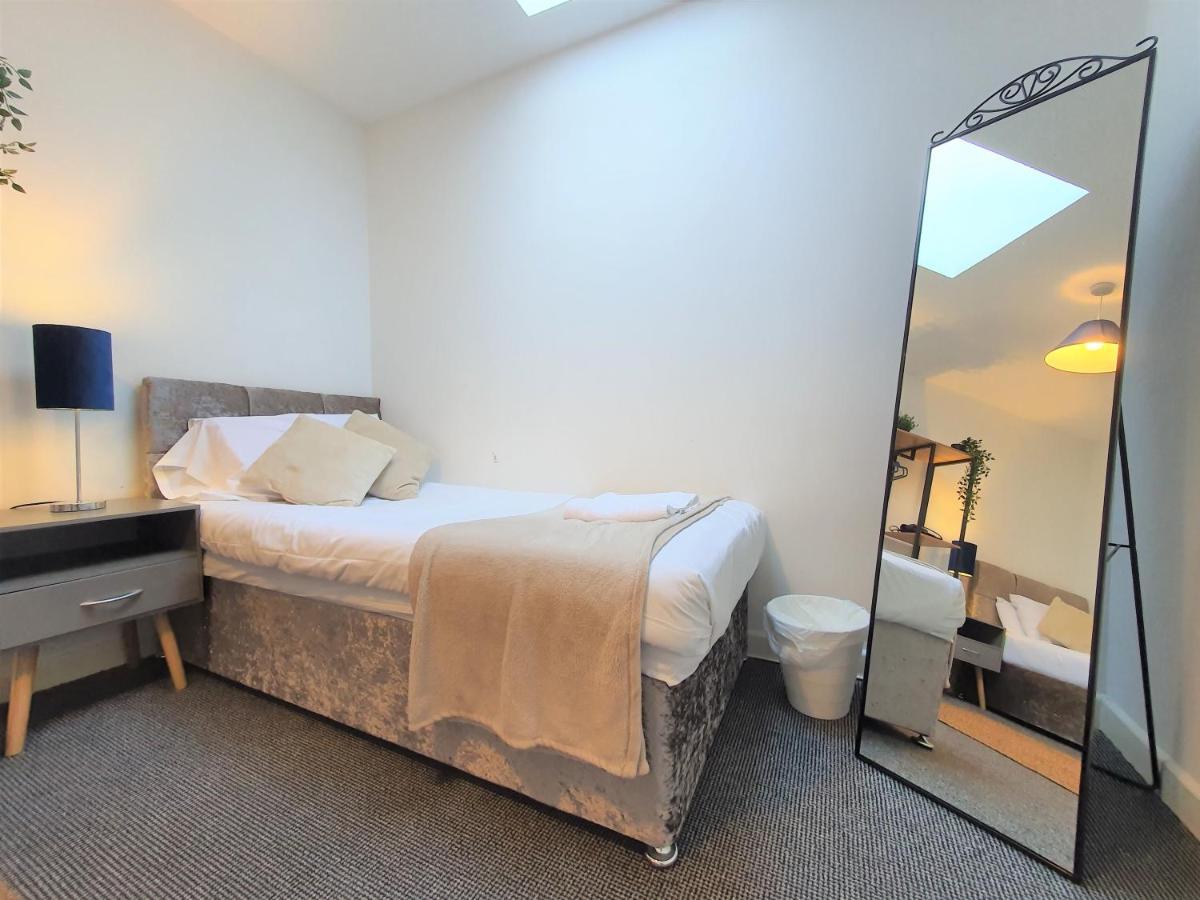 Thesiger Court Apartments - Free Private Parking - By Property Promise Cardiff Eksteriør billede