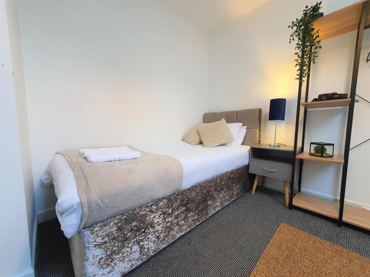 Thesiger Court Apartments - Free Private Parking - By Property Promise Cardiff Eksteriør billede