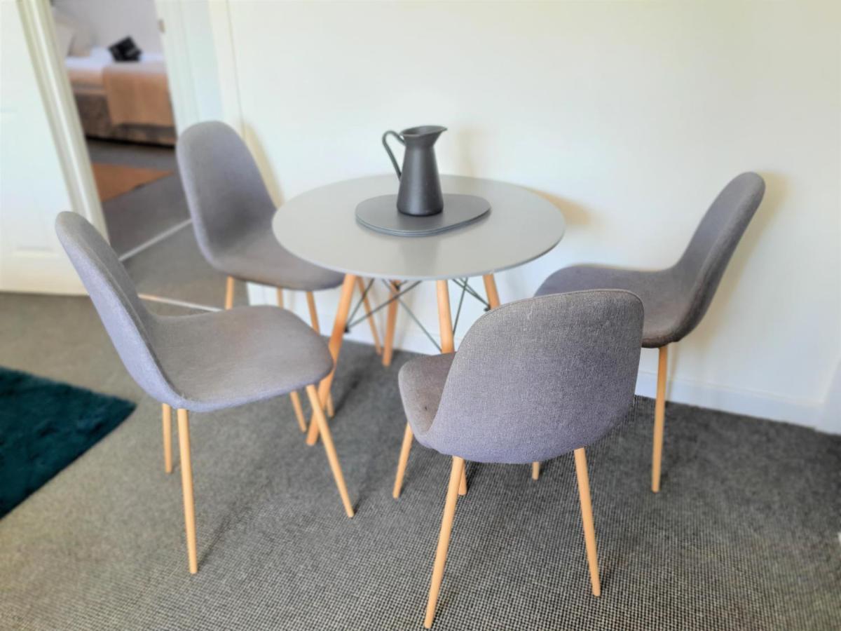 Thesiger Court Apartments - Free Private Parking - By Property Promise Cardiff Eksteriør billede