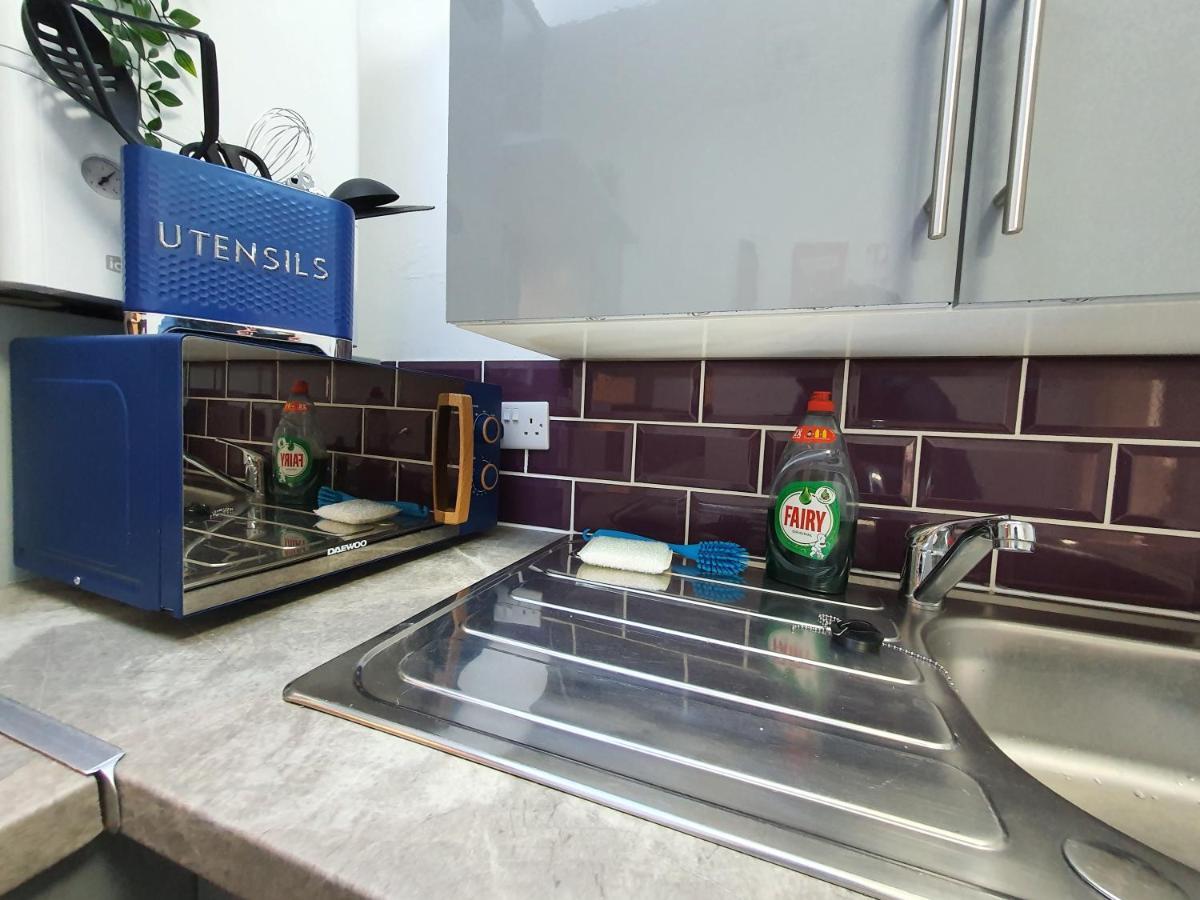 Thesiger Court Apartments - Free Private Parking - By Property Promise Cardiff Eksteriør billede