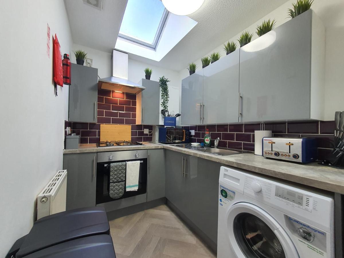 Thesiger Court Apartments - Free Private Parking - By Property Promise Cardiff Eksteriør billede