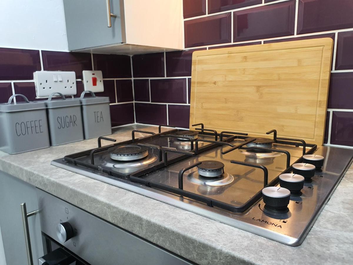 Thesiger Court Apartments - Free Private Parking - By Property Promise Cardiff Eksteriør billede